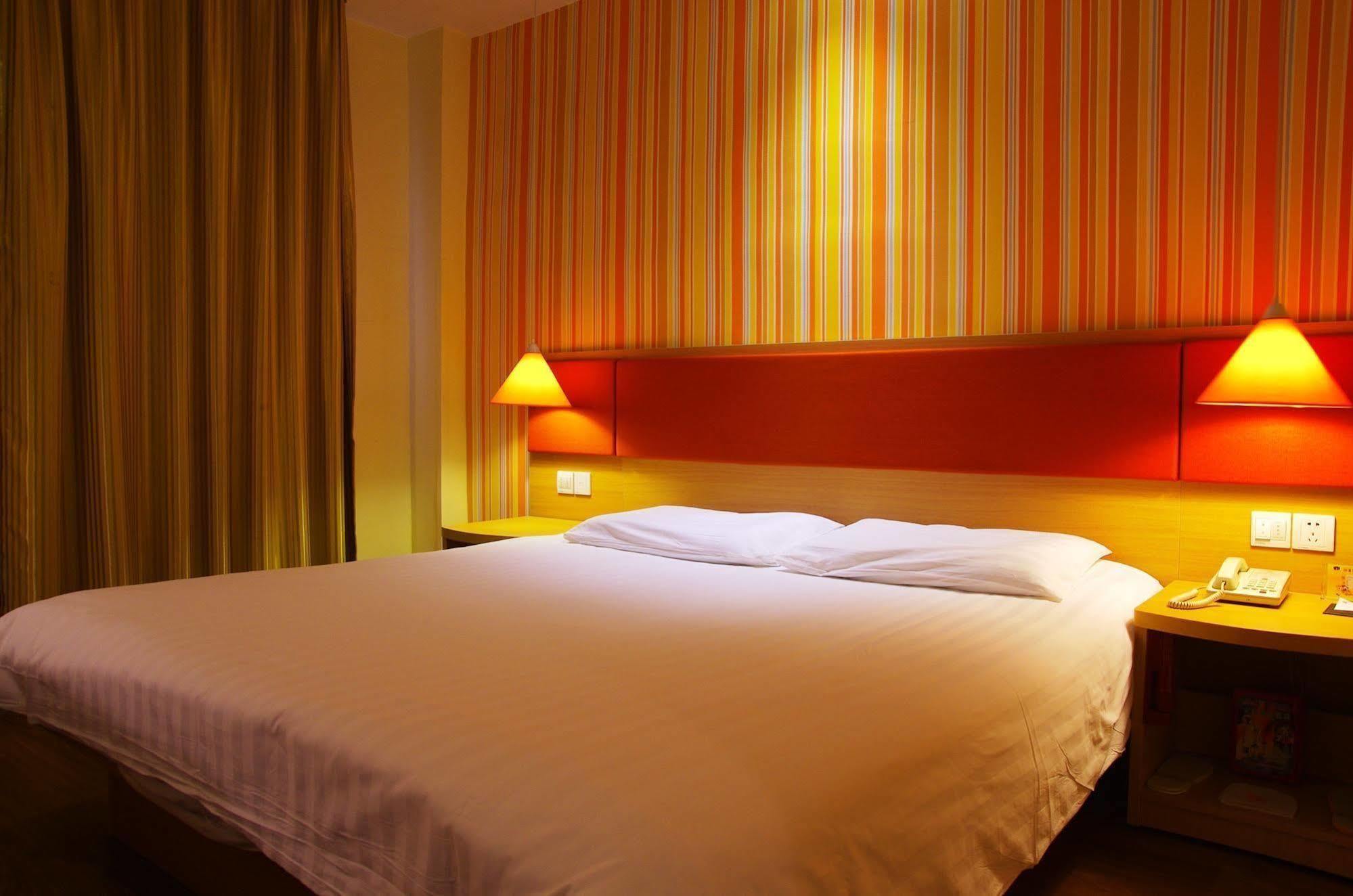 Home Inn Jiaxing Extérieur photo